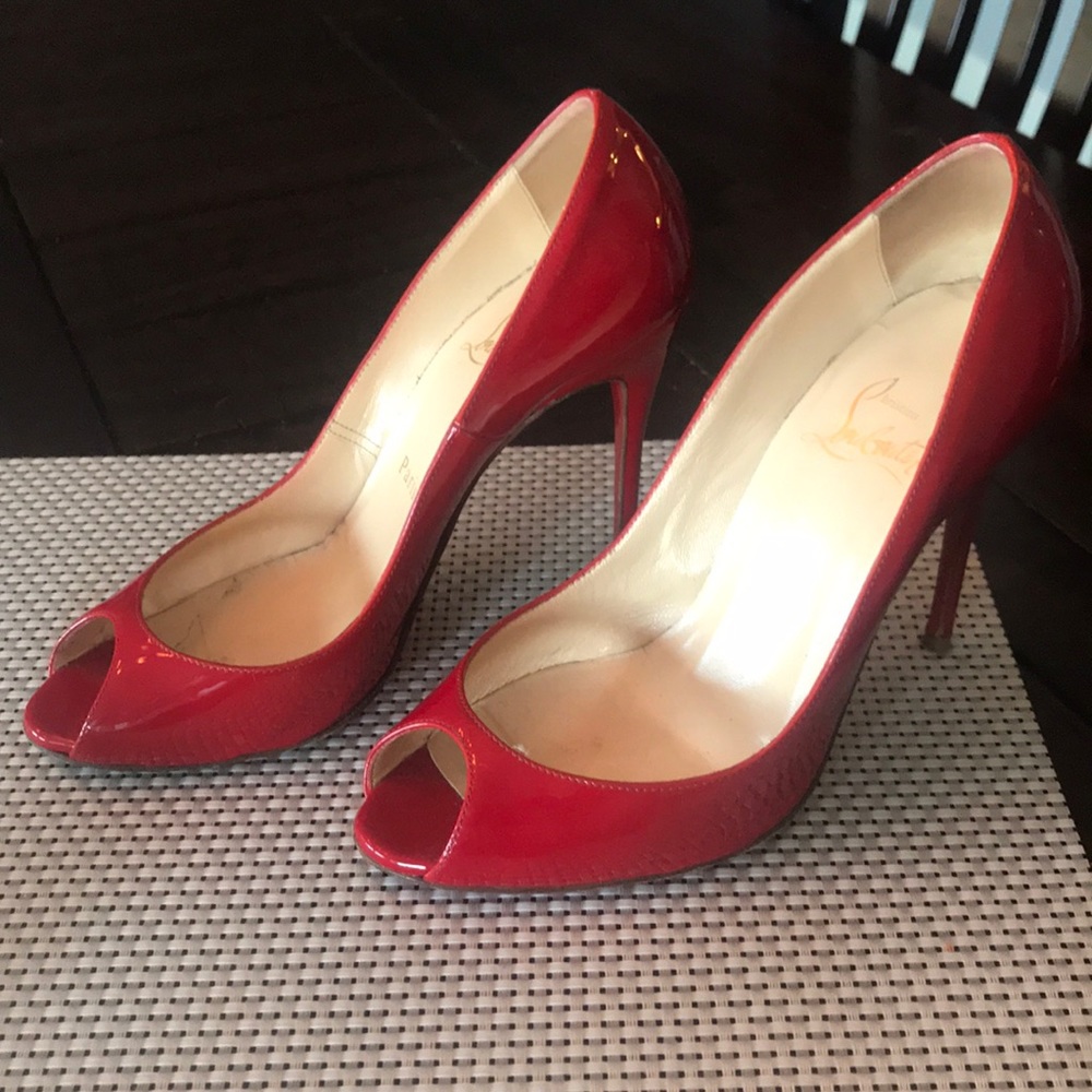 Christiansen Louboutin peep toe pumps